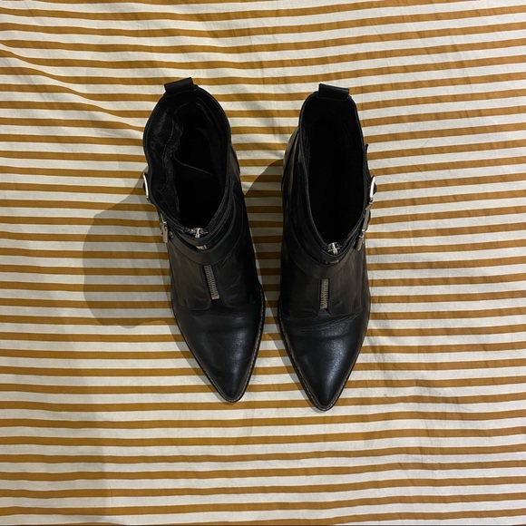 L’intervalle black leather ankle boots with buckles UK40 - Picture 2 of 5